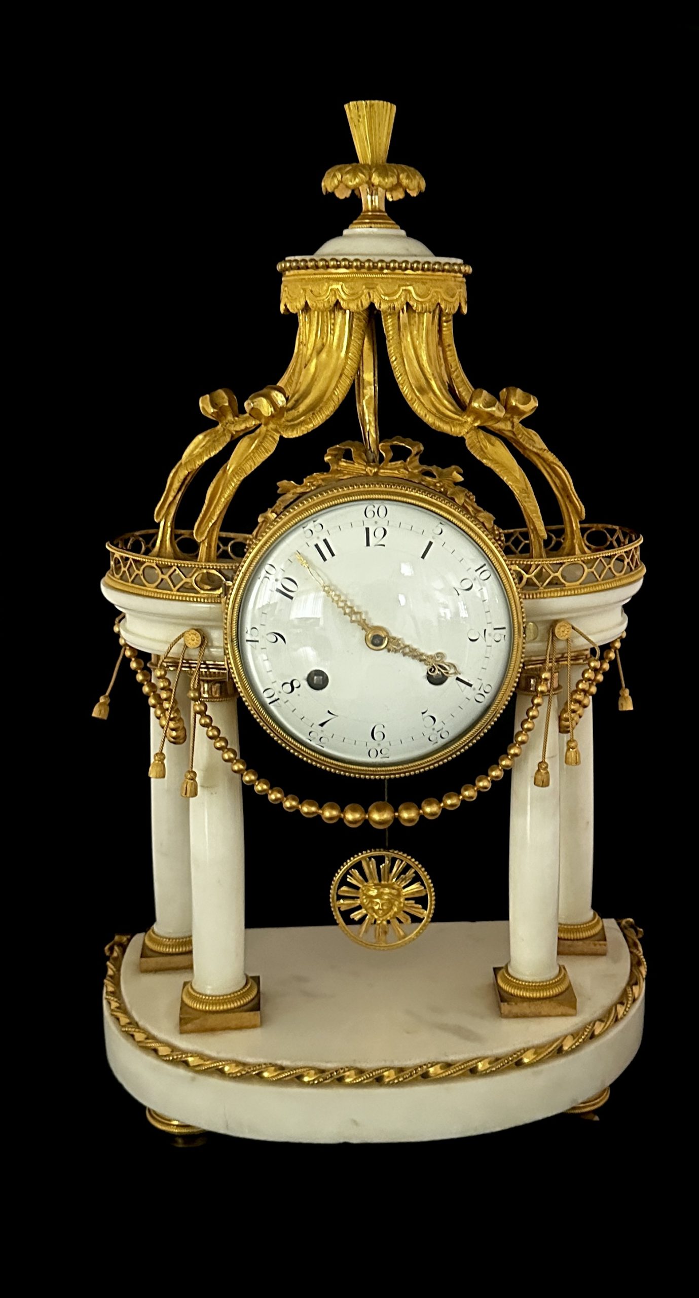 Louis Seize pendule.